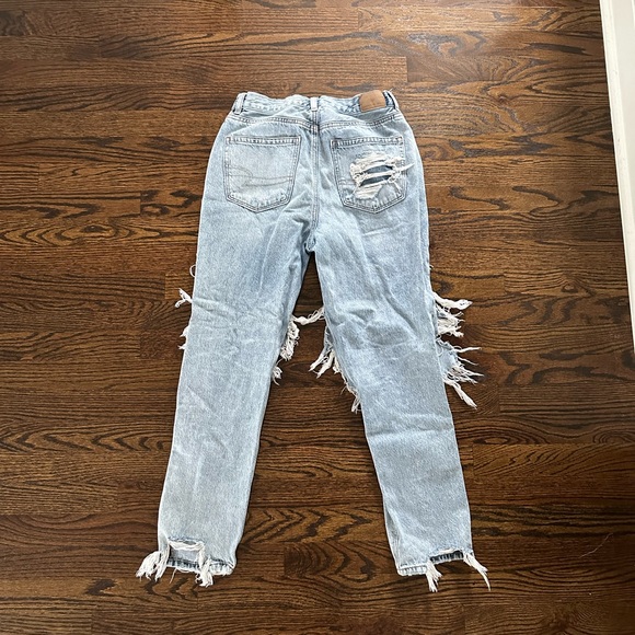 High Rise Distressed Mom Jeans - Picture 4 of 4